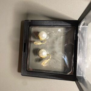 Elegant Gold and Pearl Earrings